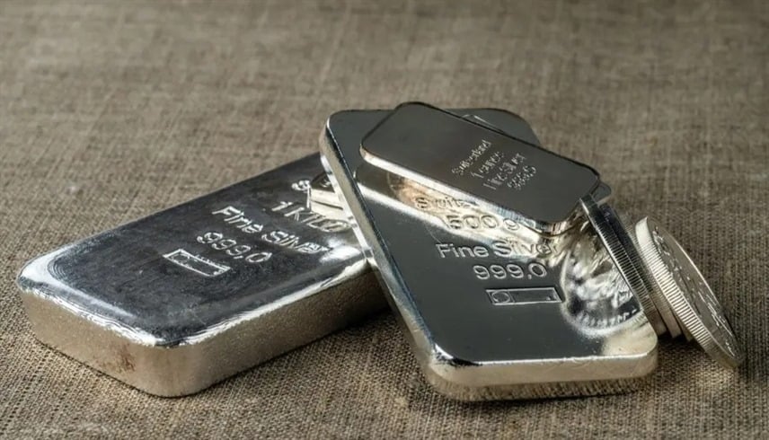 أسعار الفضة تنتعش وتتخطى 86 دولاراً وسط الفوضى الجمركية