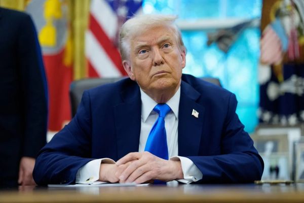 ترمب يرد برسوم جمركية بديلة بنسبة 10% بعد قرار المحكمة العليا