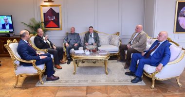 وزير العمل: حريصون على وجود حركة نقابية عمالية قوية ومتماسكة