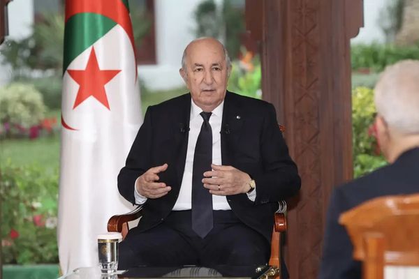 الرئيس الجزائري يؤكد استعداد بلاده للمساهمة في حل الأزمة في مالي