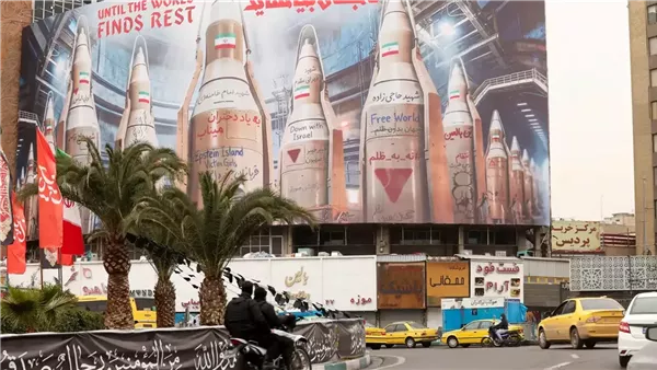 واشنطن بوست: تقييمات الاستخبارات الأمريكية ترجح بقاء النظام الإيراني في السلطة
