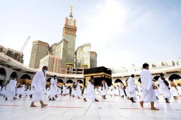 فتاوى الحج.. تعرف على آداب وخطوات بدء الطواف حول الكعبة
