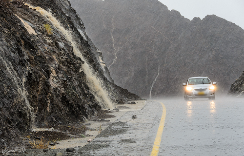 نشرة إنذارية.. أمطار رعدية ورياح عاصفية تضرب عدداً من أقاليم المملكة