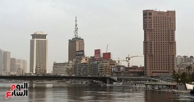 صور الأقمار الصناعية.. سحب مصحوبة بأمطار على بعض المناطق وأتربة ورمال