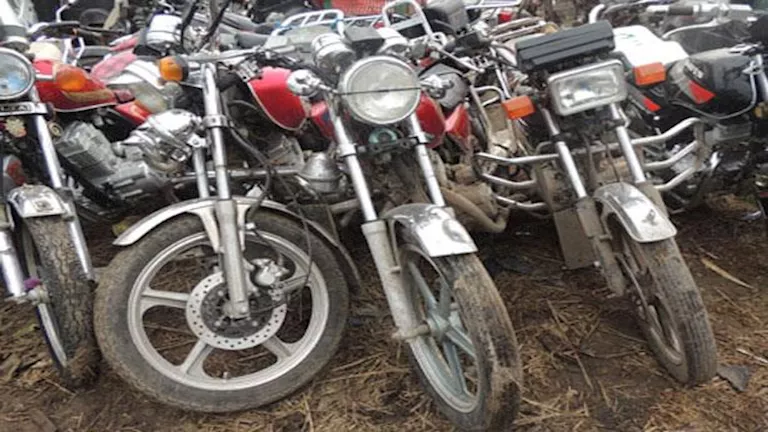 في يوم واحد.. ضبط 955 دراجة ورفع 40 مركبة متهالكة