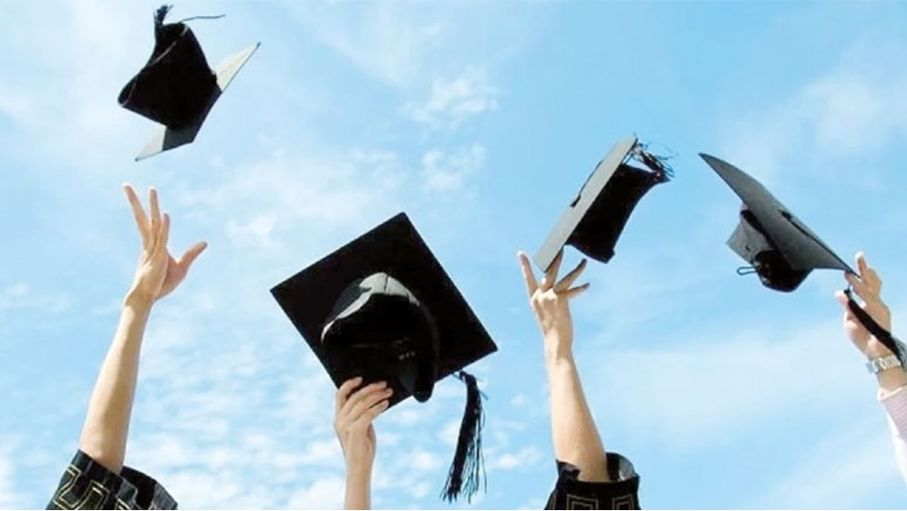 حلم "الدكتوراه" وصدمة عدم الاعتراف