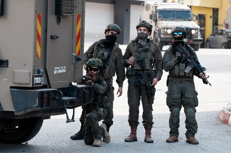 الاحتلال يشن حملة دهم واعتقالات في الضفة والقدس