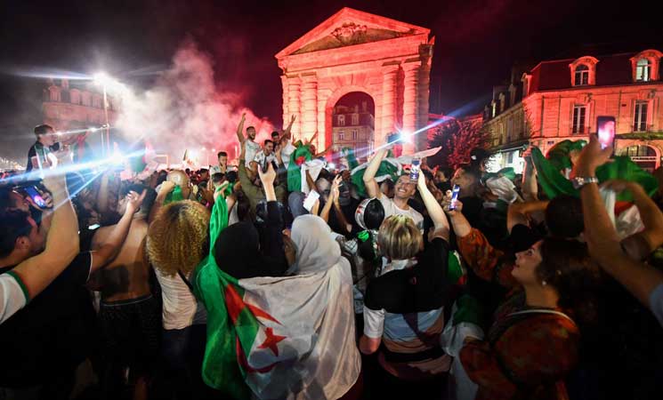 عبر دعوة وزير الداخلية للتدخل.. اليمين المتطرف الفرنسي يريد تقييد أنصار المنتخب الجزائري قبيل مباراة الأرجنتين