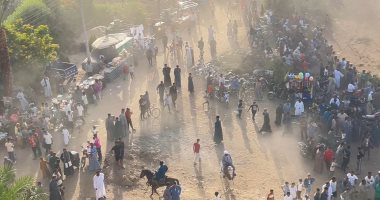 مولد حسن أبو عامر بقرية الترامسة فى قنا.. ملتقى الخيالة منذ عشرات السنين وليالى الذكر على مدار 15 يوما.. الأهالى يؤكدون: عادة متوارثة واليوم الختامي يشهد خروج الـ«توب».. وشروط خاصة وقواعد للمشاركة ..