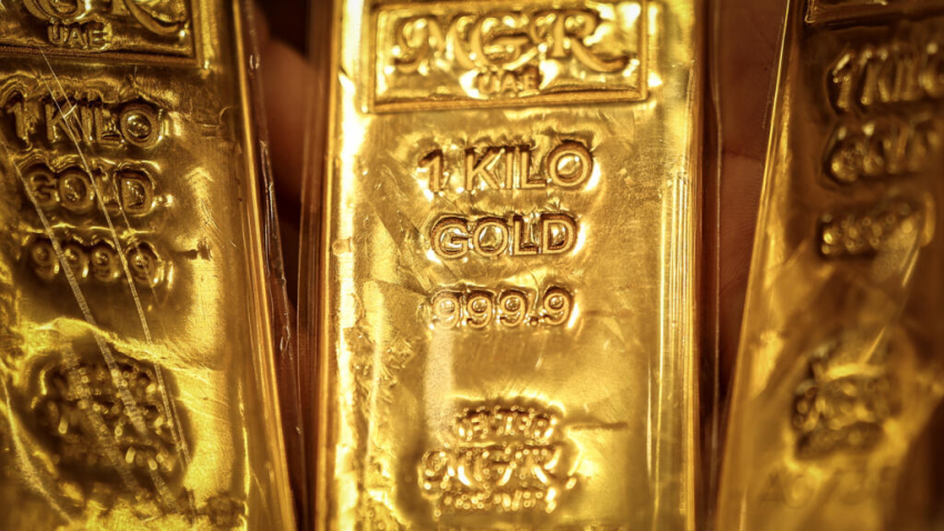 الذهب يواجه أكبر انخفاض شهري منذ أواخر 2008