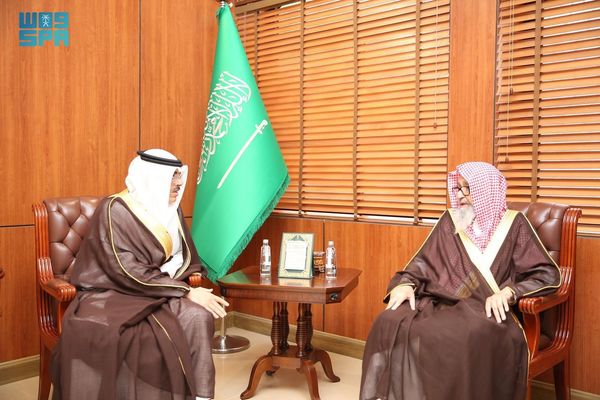 سماحة المفتي العام للمملكة يستقبل محافظ الهيئة العامة للأوقاف