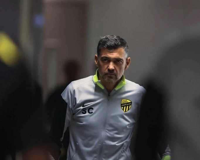 5 ملايين تنهي علاقة الاتحاد بـ«كونسيساو».. و«بلانيس» يعطل قرار الإقالة