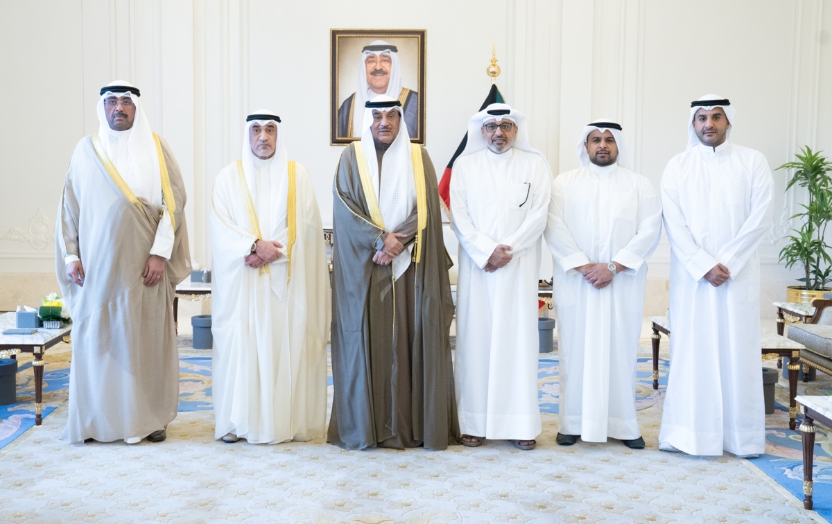 سمو ولي العهد يستقبل أسر شهداء الواجب من وزارتي الدفاع والداخلية وأسرة الشهيدة الطفلة الإيرانية