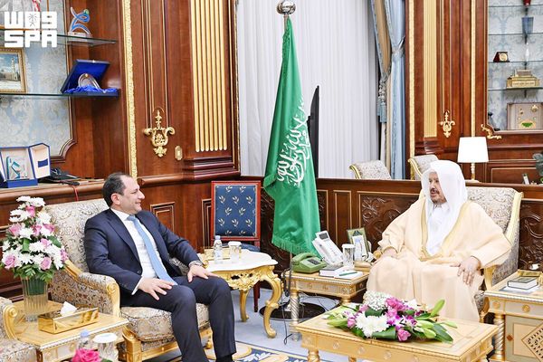 رئيس الشورى يستقبل سفير لبنان