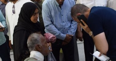 محافظ أسوان يتفقد مستوى الخدمات المقدمة للمواطنين بالمركز التكنولوجى