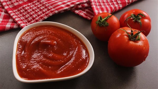 طريقة عمل الكاتشب في البيت بالصلصة، وصفة اقتصادية وصحية بطعم لا يُقاوم