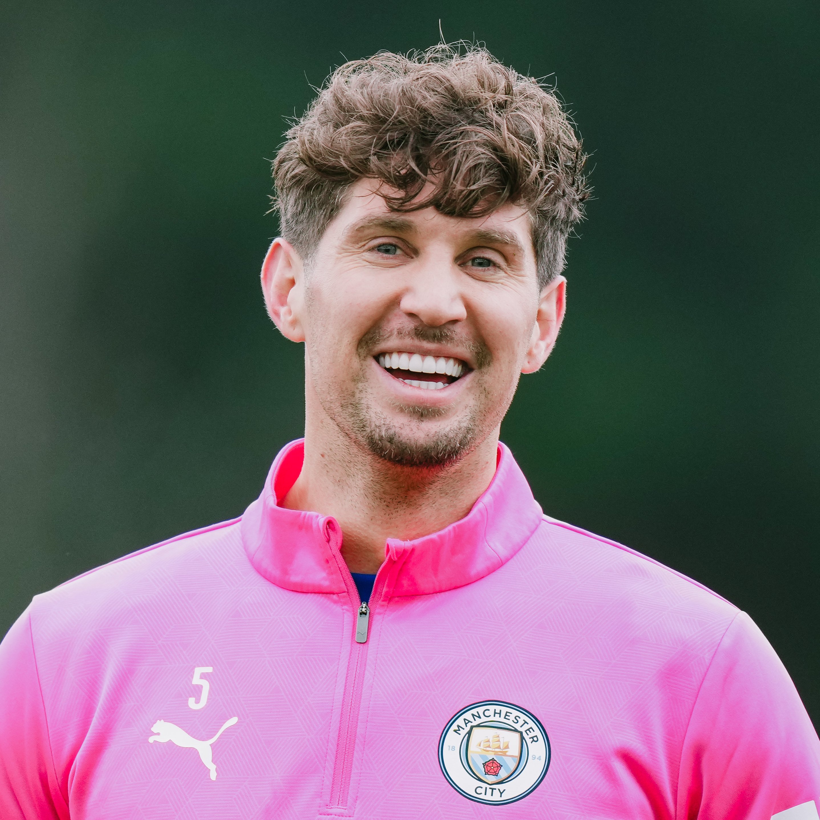 مانشستر سيتي يستعيد مدافعه جون ستونز