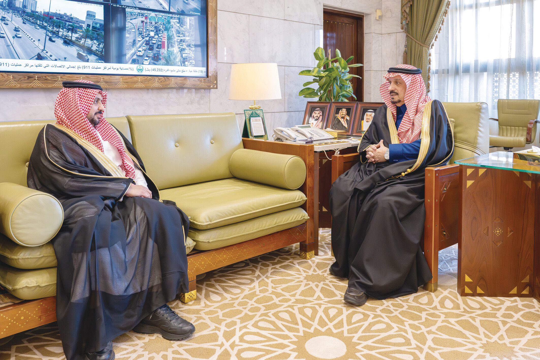 أمير الرياض يستعرض إنجازات الموارد البشرية