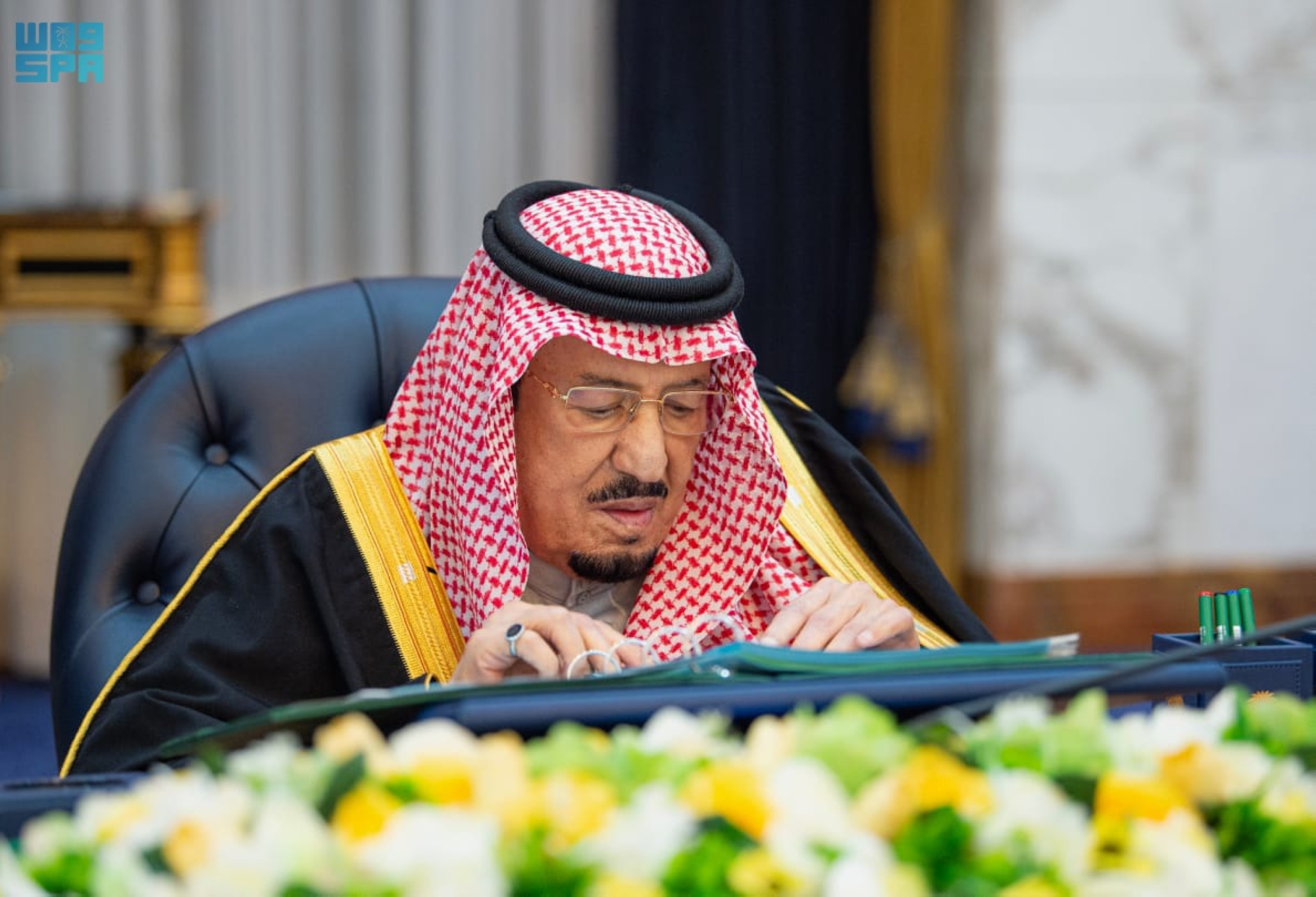 مجلس الوزراء السعودي يوافق على اتفاقية قطار كهربائي سريع مع قطر