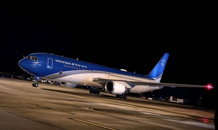 إنزال صحافي من أصول روسية من طائرة نتنياهو المتّجهة إلى واشنطن