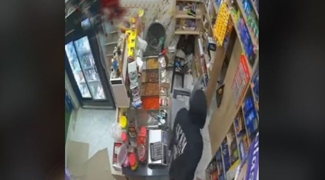 إيقاف مشتبه به في سلب محل لبيع الفواكه الجافة بسيدي حسين