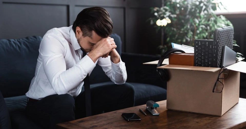 كيف تتصرف عندما تفقد وظيفتك؟