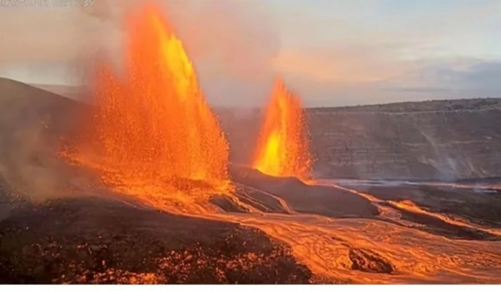 بعد صمت 40 عاماً.. بركان قتل 2000 شخص يعود لإثارة رعب المكسيك