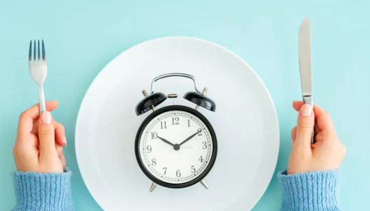 دراسة علمية: توقيت الوجبات عنصر حاسم في نجاح الصيام المتقطع