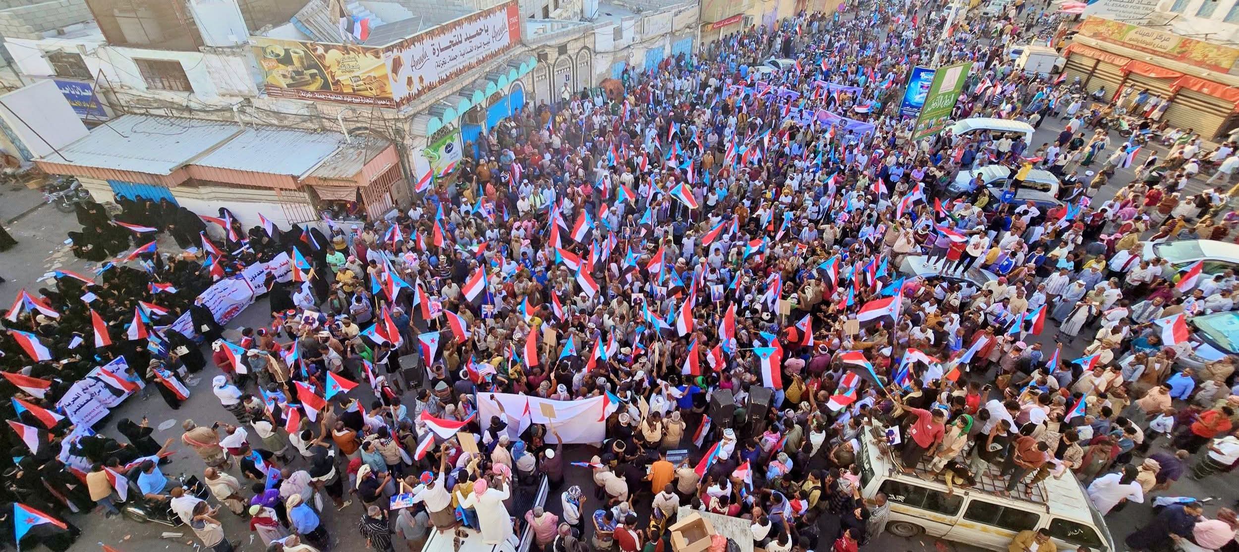 عاجل: المجلس الانتقالي الجنوبي: الحكومة لا تمثل الجنوب والاعتراف بها غير ملزم سياسيًا