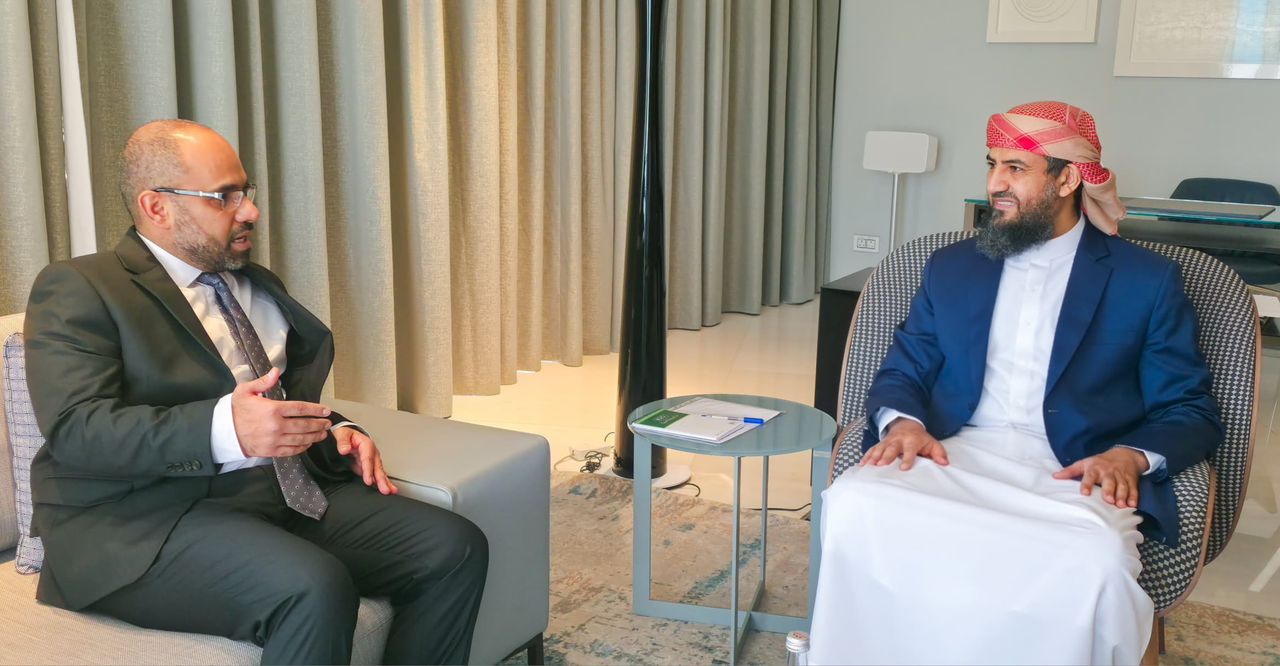 المحرّمي يؤكد أهمية تطوير البنية التحتية للاتصالات وتمكين السلطات المحلية