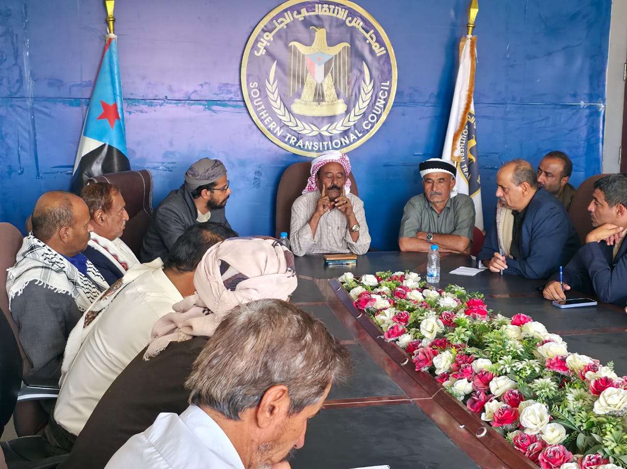 رئيس انتقالي شبوة يناقش مع أعضاء الجمعية والمستشارين ترتيبات الفعالية الجماهيرية