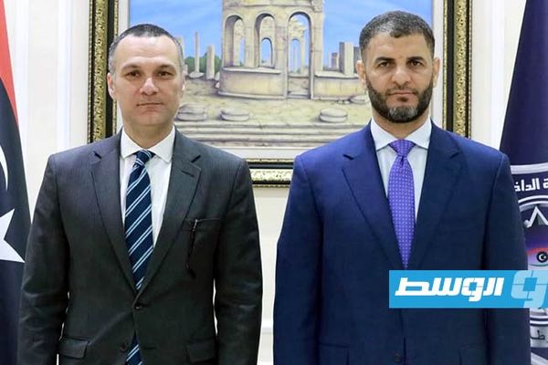 الطرابلسي يبحث مع القائم بالأعمال المصري إجراءات ترحيل المهاجرين