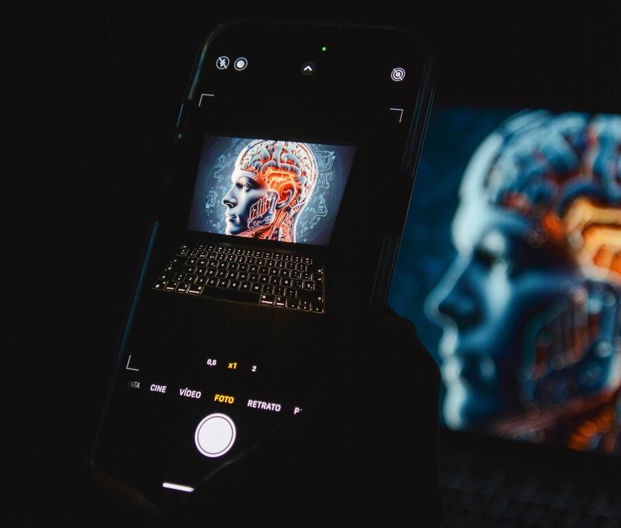 الذكاء الاصطناعي بين الابتكار والهيمنة.. مستقبل الإنسان على المحك