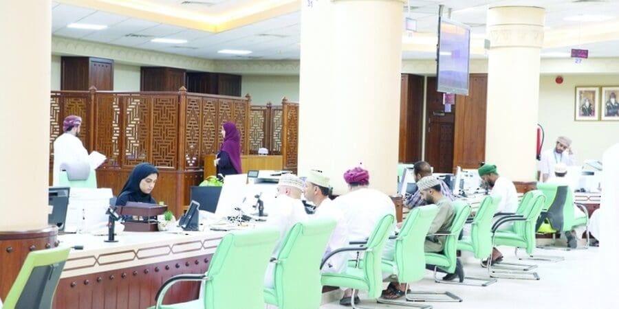 عاجل: تحديد ساعات العمل الرمضانية بعُمان واعتماد الدوام المرن!