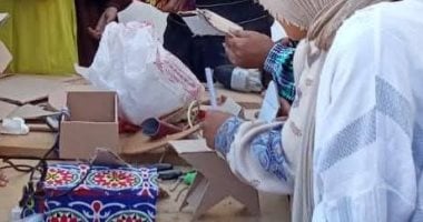 ورش أركت شبابية لعمل فانوس ومدفع شهر رمضان المبارك فى إسنا