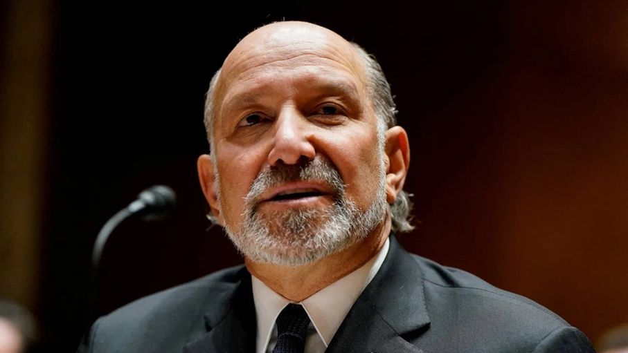 وزير التجارة الأميركي ينفي وجود أي علاقة مع إبستين