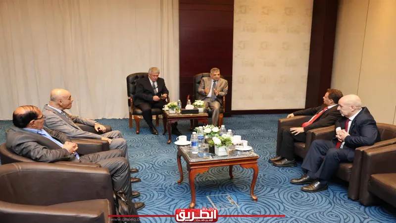 رئيس هيئة قناة السويس ووزير النقل الأردني يناقشان التعاون لبناء يخوت سياحية بالأردن