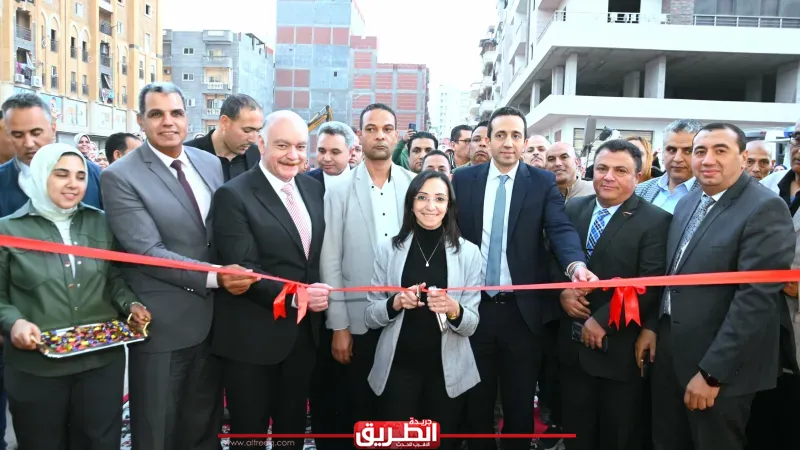 وسط إقبال جماهيري.. محافظ البحيرة تفتتح ثالث معارض ”أهلاً رمضان” بكفر الدوار